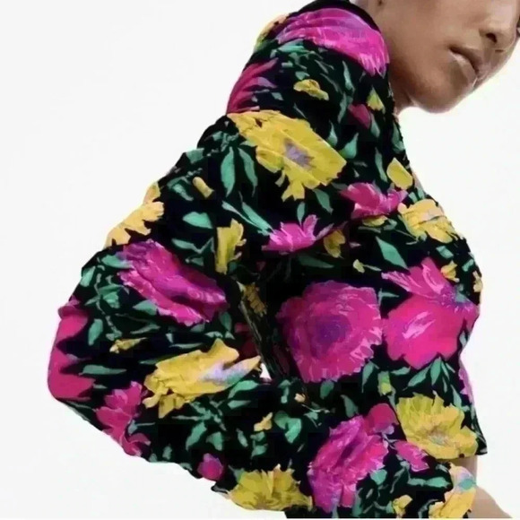 ZARA | Pink/Black/Yellow/Green Rcuhed Long  Sleeve Corset Crop Top - Picture 2 of 8